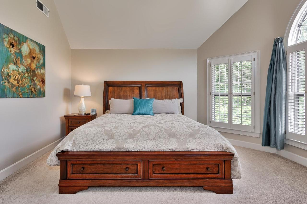 Pleasanton Courtyard Bed And Breakfast ฟาแย็ตต์วิลล์ ภายนอก รูปภาพ