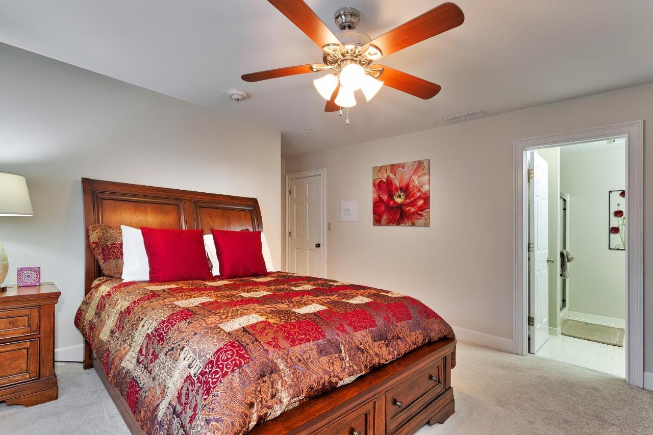 Pleasanton Courtyard Bed And Breakfast ฟาแย็ตต์วิลล์ ภายนอก รูปภาพ